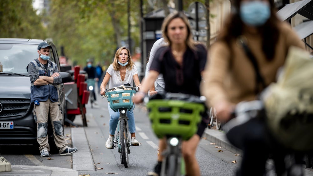 Många fler cyklister i Paris efter borgmästarens protest mot masktvång