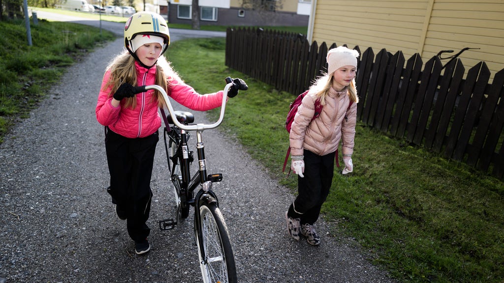 Finländska barn återvänder till skolan