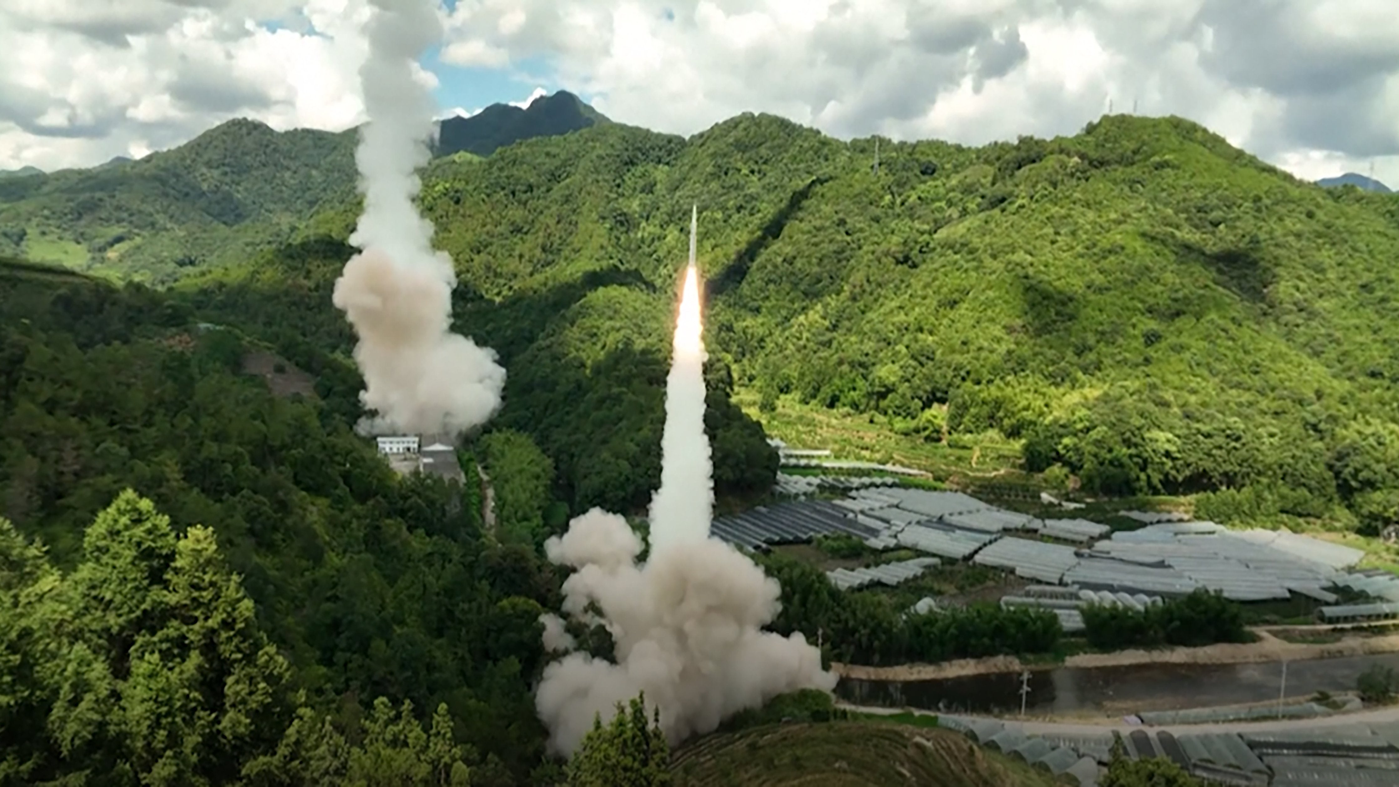 Тайвань 2022. Учения НОАК 2022. Мощь Китая. Ракеты Китая. Баллистические ракеты США.