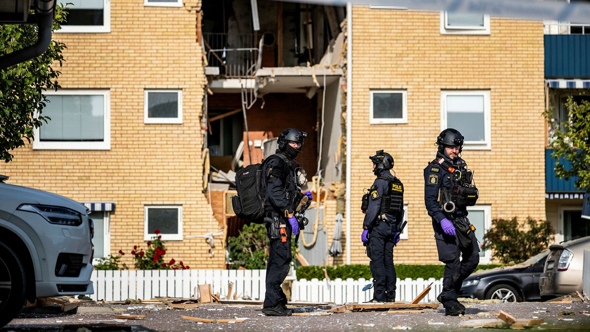 Den 26 september detonerade en mycket kraftfull sprängladdning i ett flerfamiljshus i Linköping. Nu åtalas två män misstänkta för att ha försökt spränga en bomb på samma adress två dagar dessförinnan.