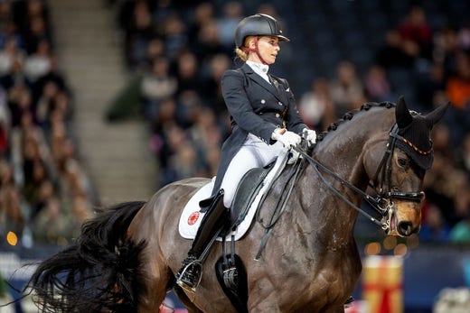 Vann gjorde som väntat världsettan Jessica Von Bredow-Werndl på hästen Dalera BB.