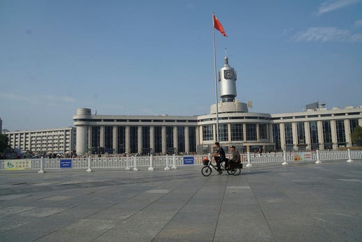 Tågstationen i Tianjin renoverades 2007 för att göra sig redo för höghastighetstågen som började åka från Peking 2008.