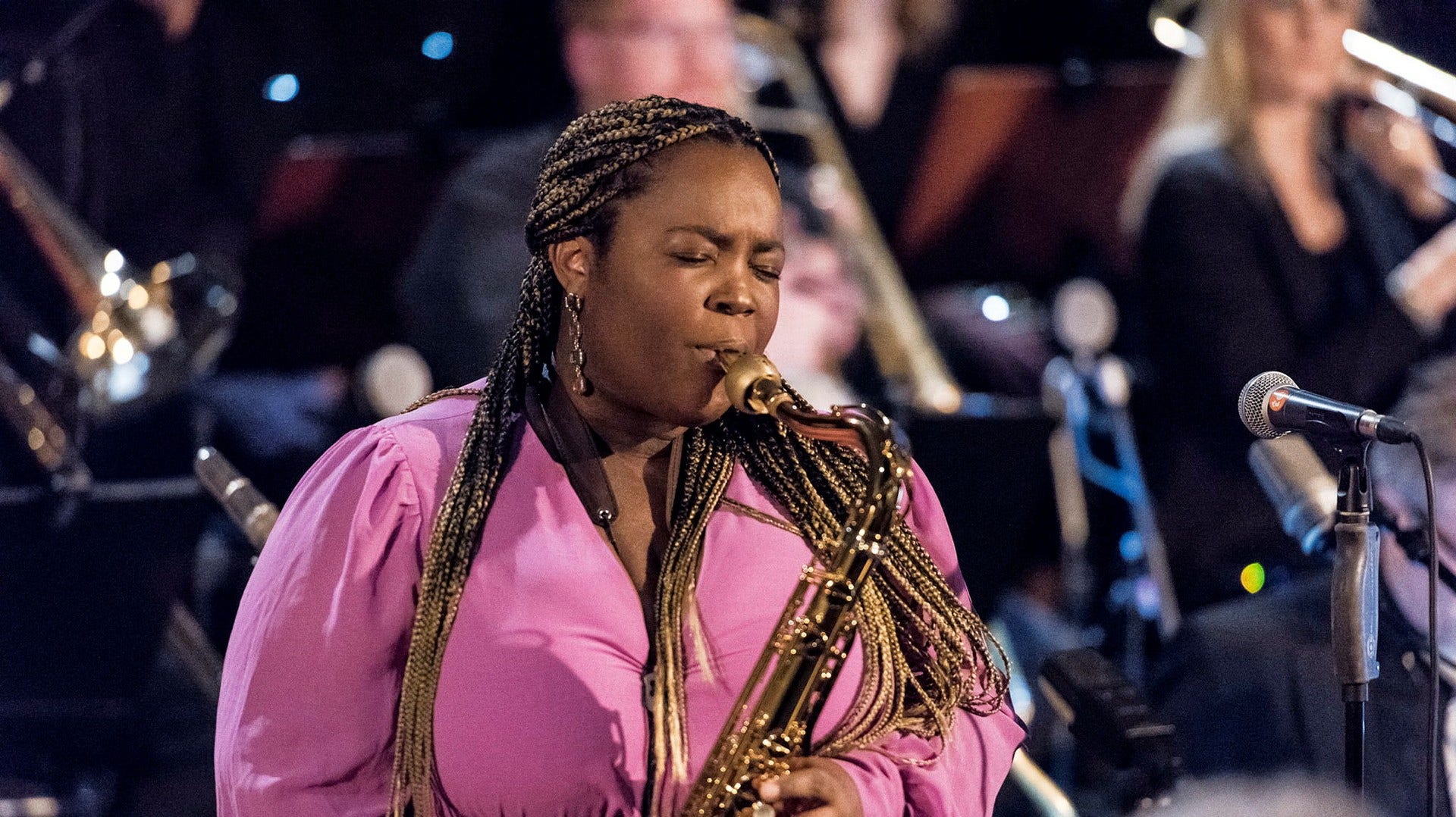 New York-saxofonisten Camille Thurman spelar med STHLM Starka på Stockholm Nu Jazzfestival.
