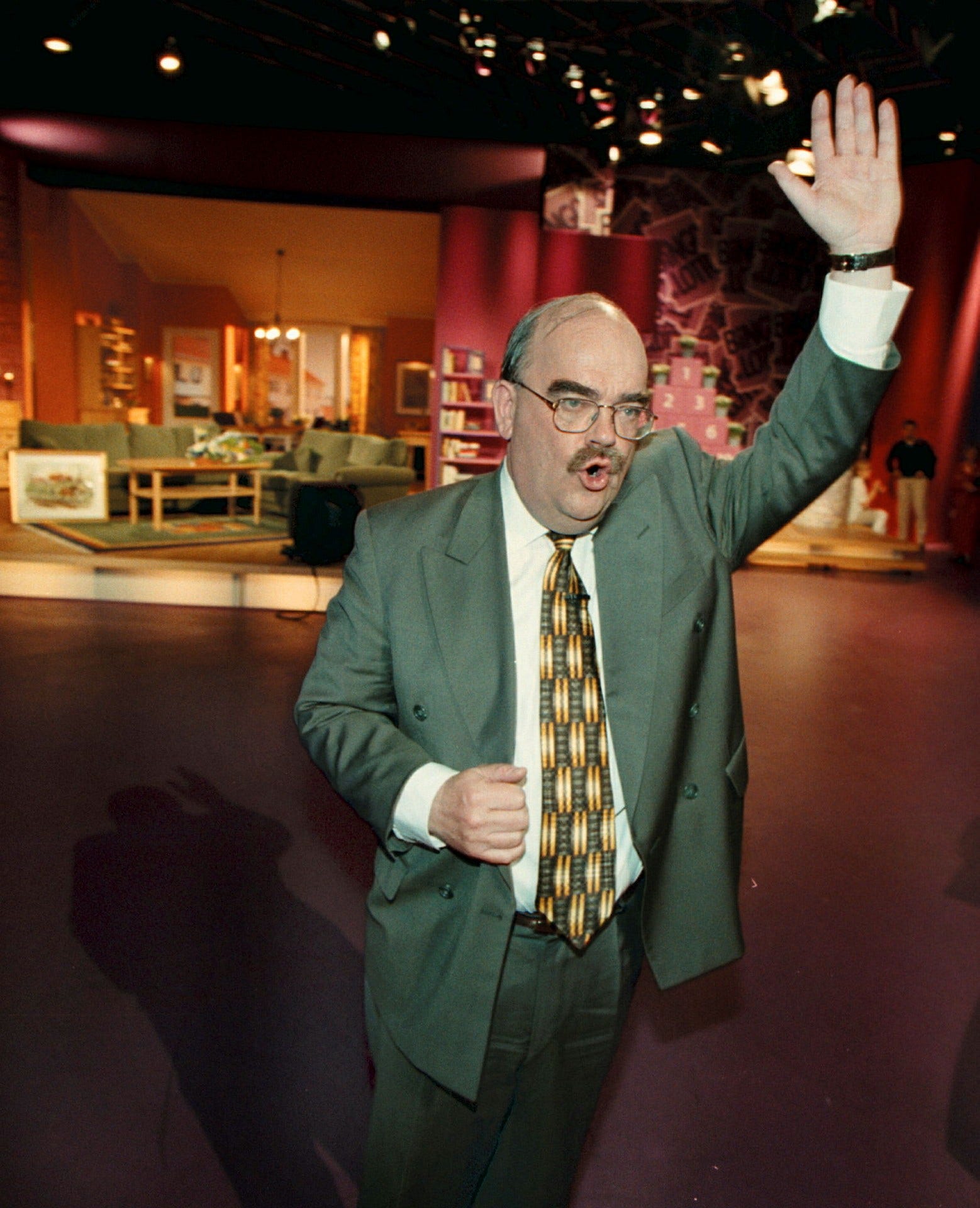 Leif ”Loket” Olsson tackar för sig 1999.
