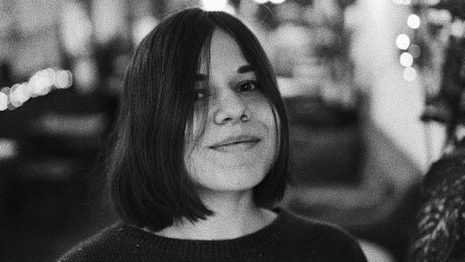 Ukrainska journalisten och konsthistorikern Oksana Semenik är i dag bosatt i Kiev. Hon står bakom det uppmärksammade Twitterkontot Ukrainian art history.