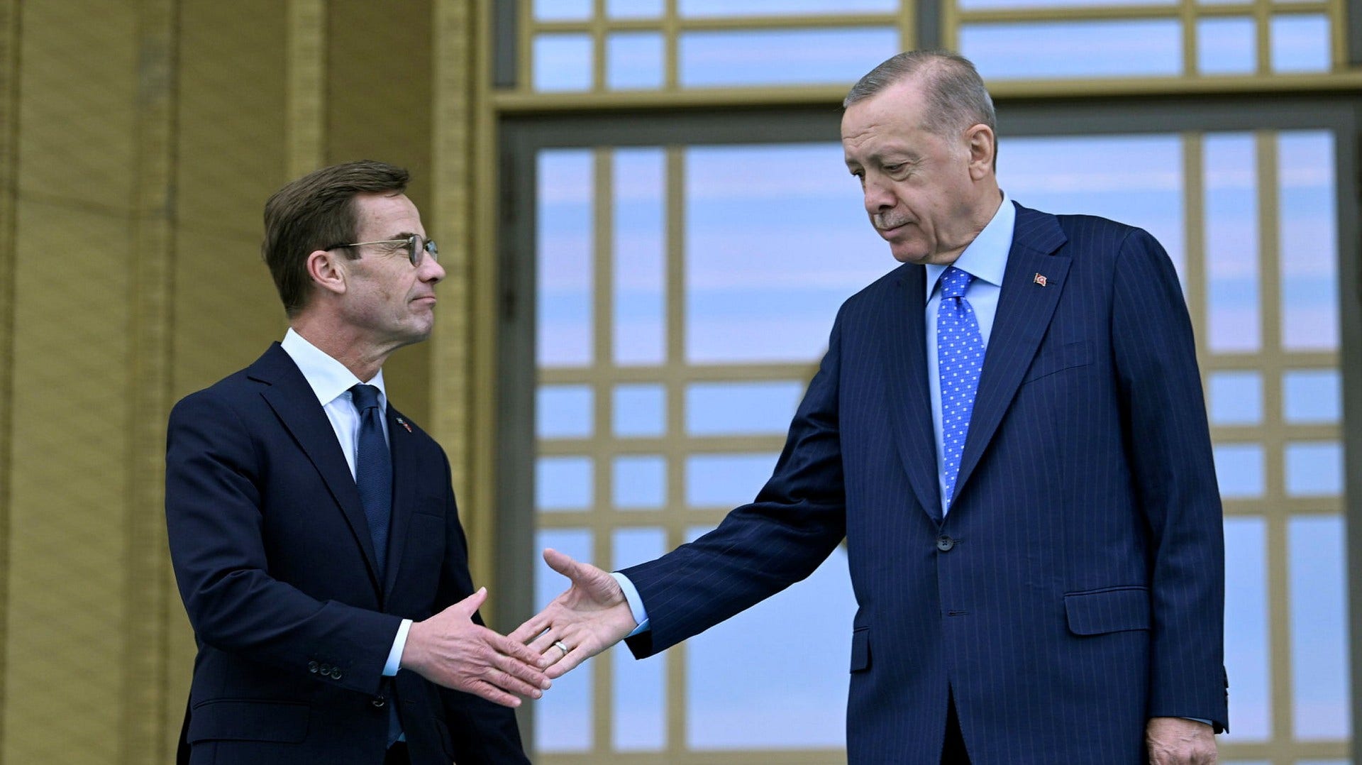 Ulf Kristersson hoppas på ett svenskt Natomedlemskap lagom till toppmötet i Vilnius i juli. Frågan är om president Erdogan är lika angelägen om att släppa sitt veto.