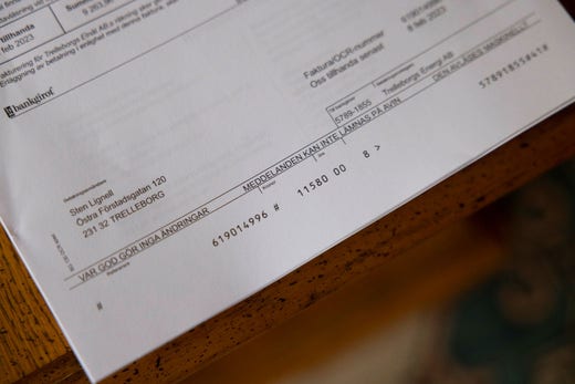 11 580 kronor låg elräkningen på för december månad, trots att paret dragit ner rejält på värmen.