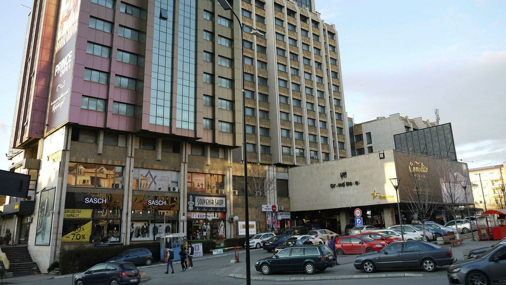 Grand Hotel i Pristina är knutpunkt för årets Manifesta.