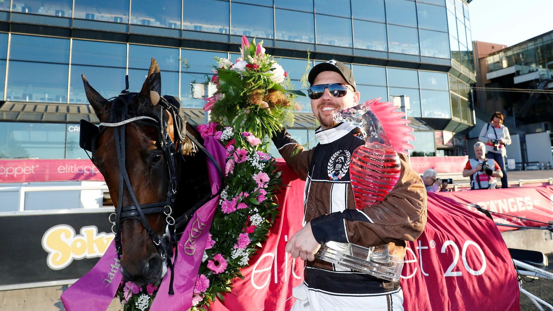 Propulsion vann Elitloppet 2020, men sedan framkom att hästen är nervsnittad och den fick tävlingsförbud. Travtränaren Daniel Redén har nu dömts till böter.