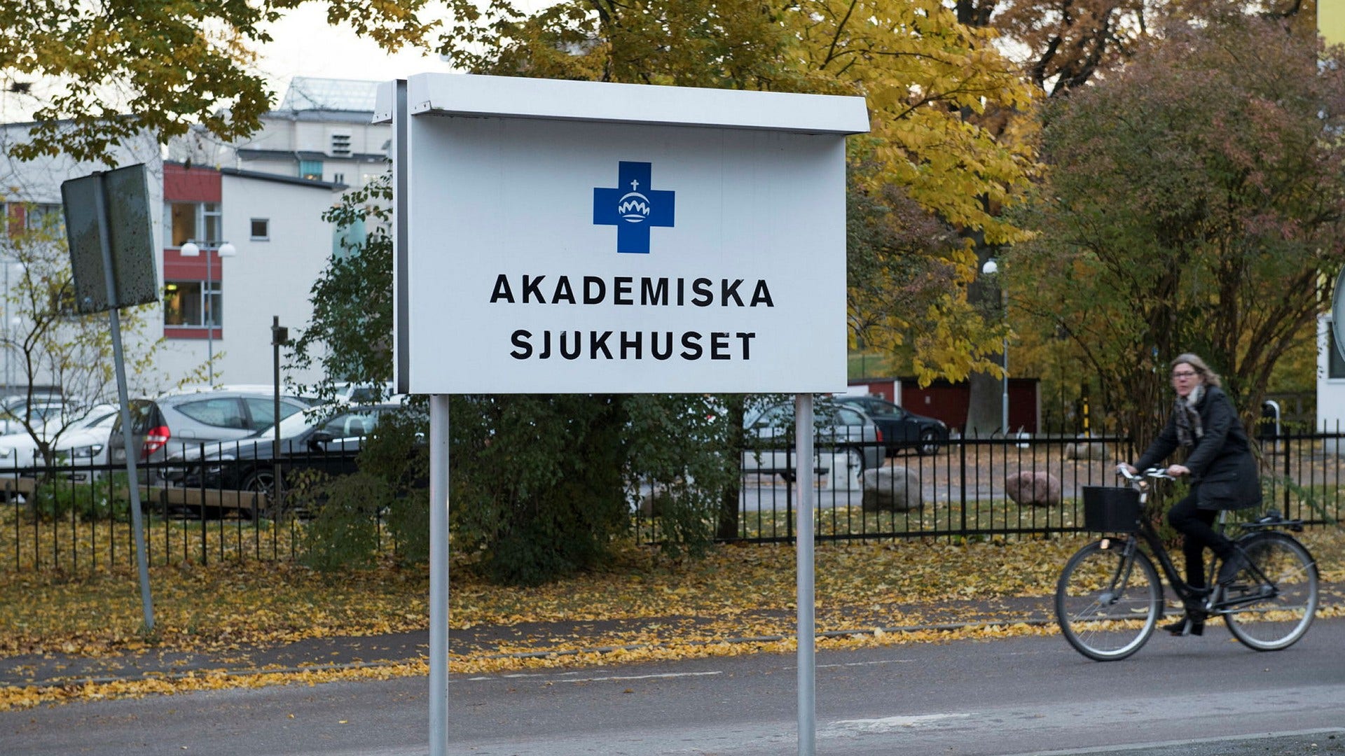 Ett stort antal vårdplatser saknas på Akademiska sjukhuset i Uppsala.