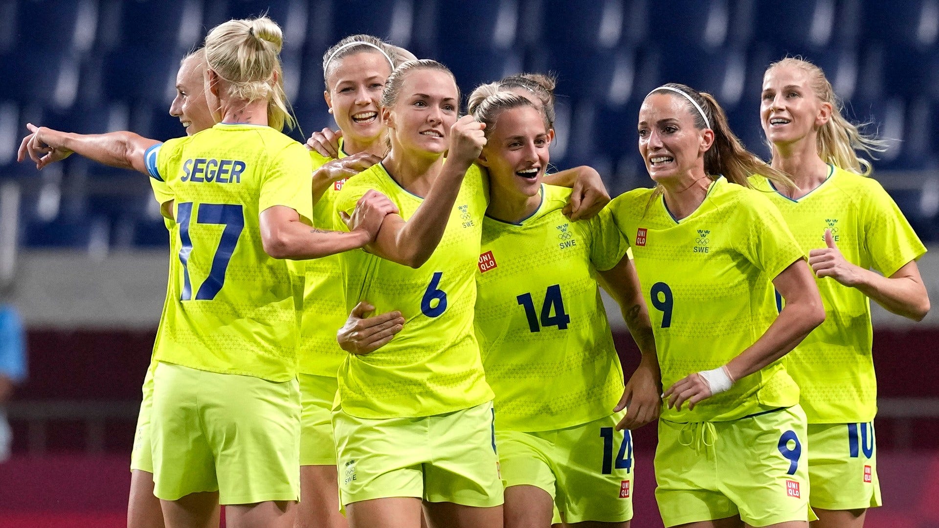 Efter OS-silvret. På fredag börjar Stina Blackstenius, Caroline Seger, Hanna Glas, Magdalena Eriksson, Nathalie Björn, Kosovare Asllani och Sofia Jakobsson resan mot nya medaljer.