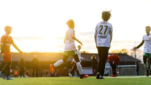 Fotbollsmatch mellan Hammarby IF FF 20 vit och Sörskogens IF 2 under ungdomstuneringen St Erikscupen den 19 april 2020 i Stockholm.