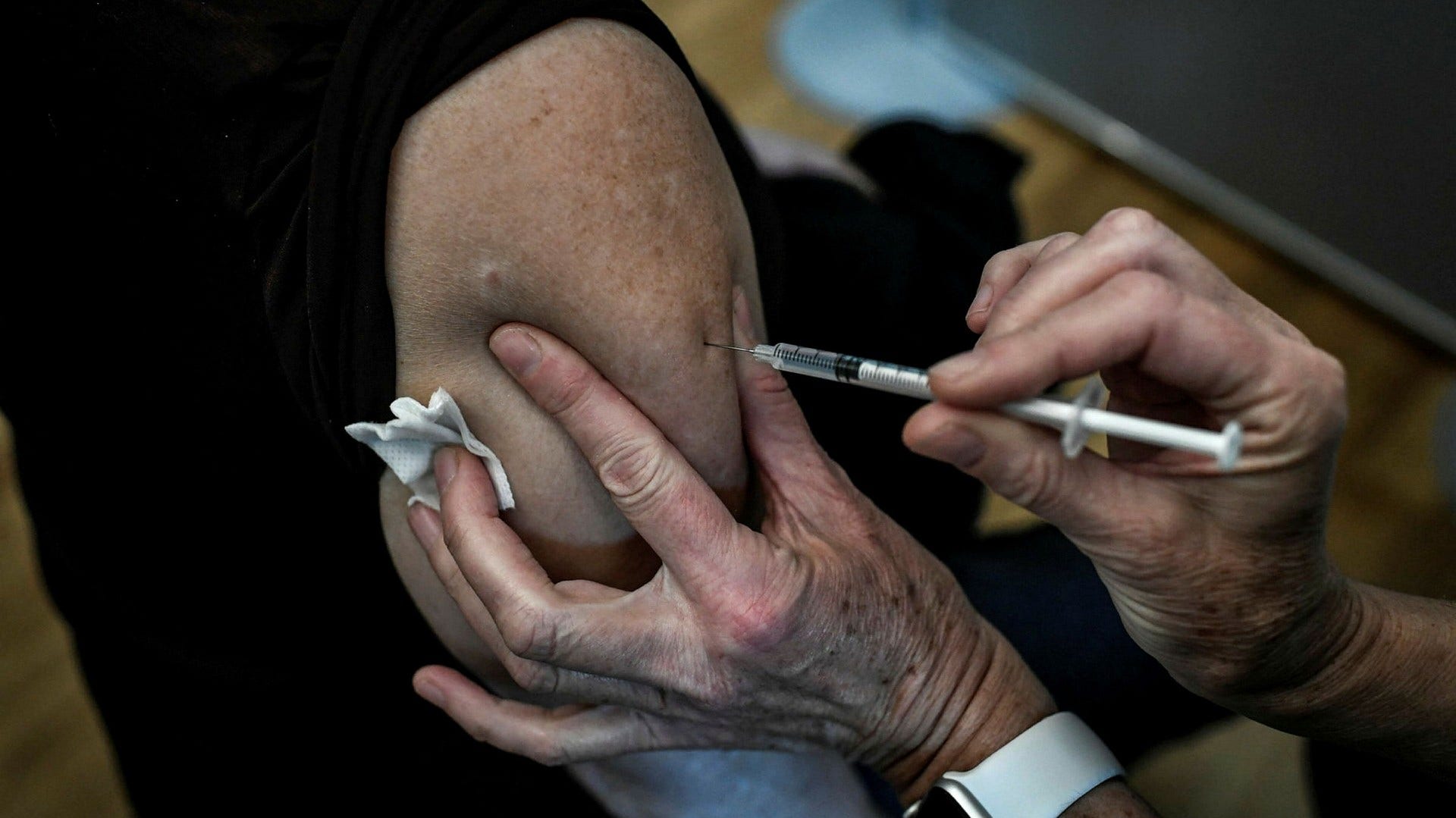 Processen för att godkänna ett eventuellt variantvaccin är snabbare, än den som krävdes för det ursprungliga godkännandet.