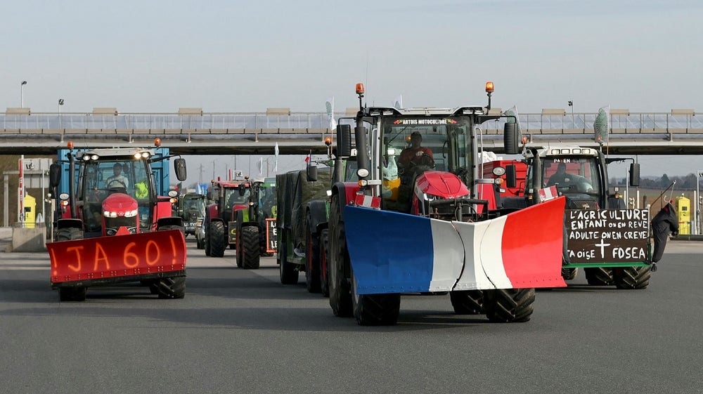 Annika Ström Melin: Orimligt att låta ilskna bönders traktorer köra över EU:s klimatpolitik