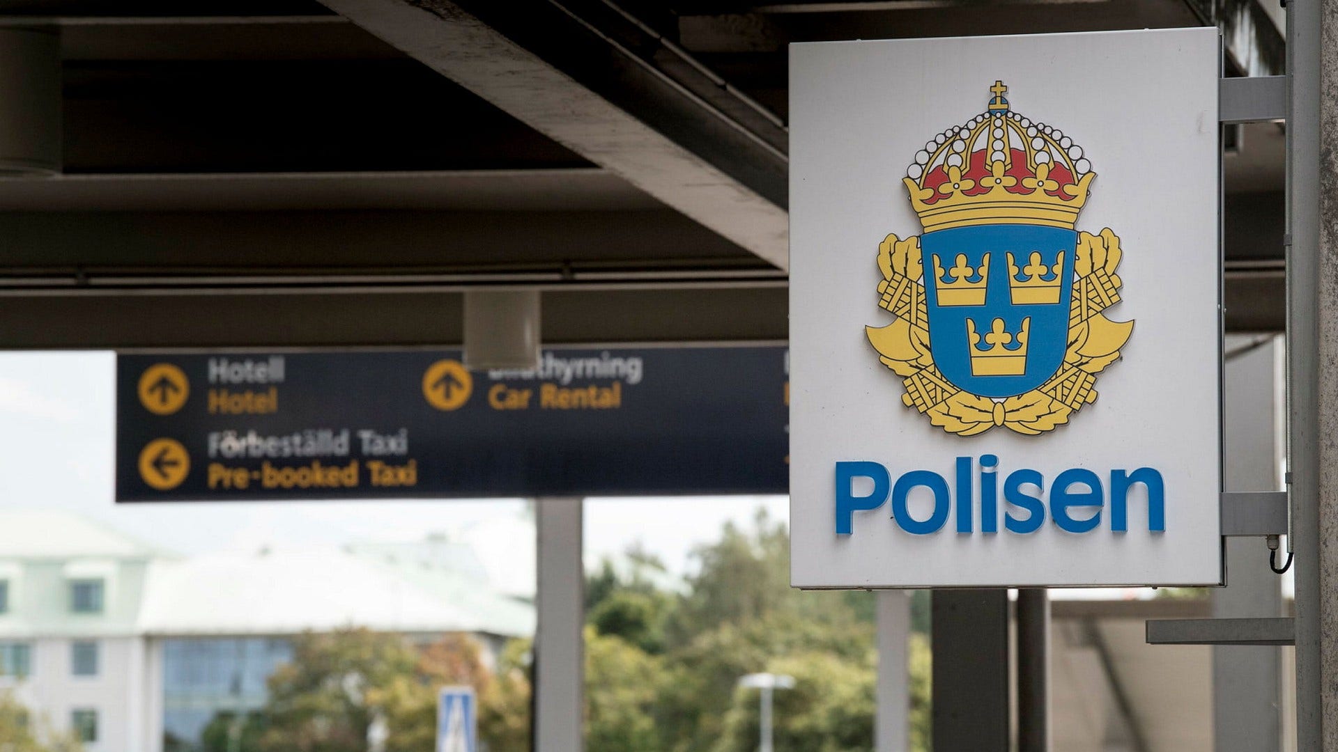 Gränspolisen utvisar just nu inga barnfamiljer, kvinnor eller barn till Afghanistan på grund av att landet inte vill ta emot ”sårbara grupper”. Ett stort antal andra utvisningar går samtidigt inte att genomföra på grund av pandemin.