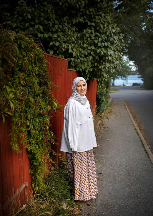 Information, dialog och aktiv medverkan i samhällslivet av Sveriges muslimer. Det är Enass Alshahwans recept för att bemöta den motvilja mot islam och muslimer som bland andra ledande SD-politiker visat prov på.