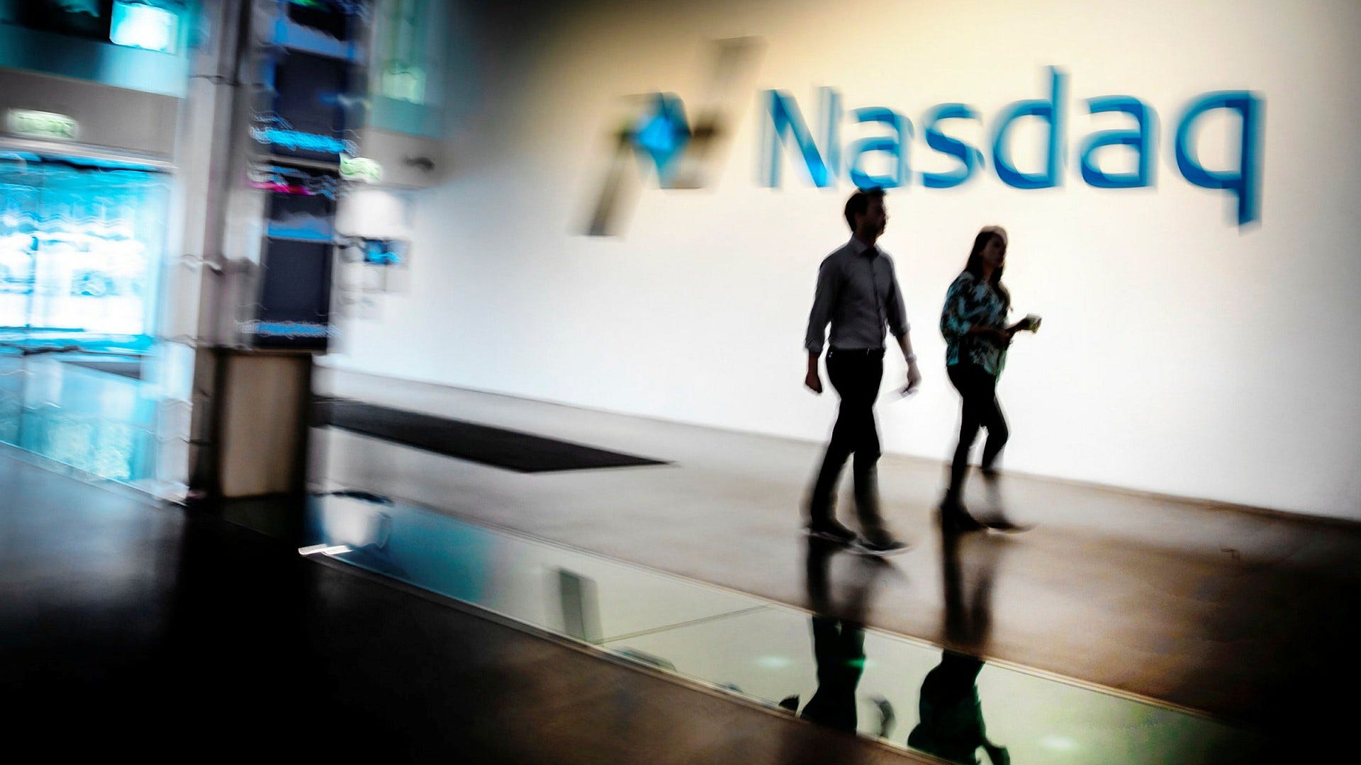 Inflation och räntehöjningar pressar de svenska plånböckerna. För många bolag går det desto bättre. I år ska Volvo dela ut den största utdelningen någonsin på Stockholmsbörsen på totalt 36,6 miljarder kronor.