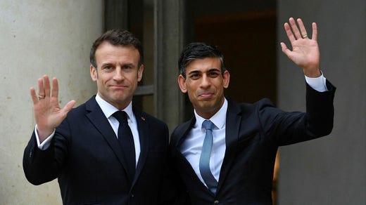 Frankrikes president Emmanuel Macron tog emot Storbritanniens premiärminister Rishi Sunak i Paris på fredagen.