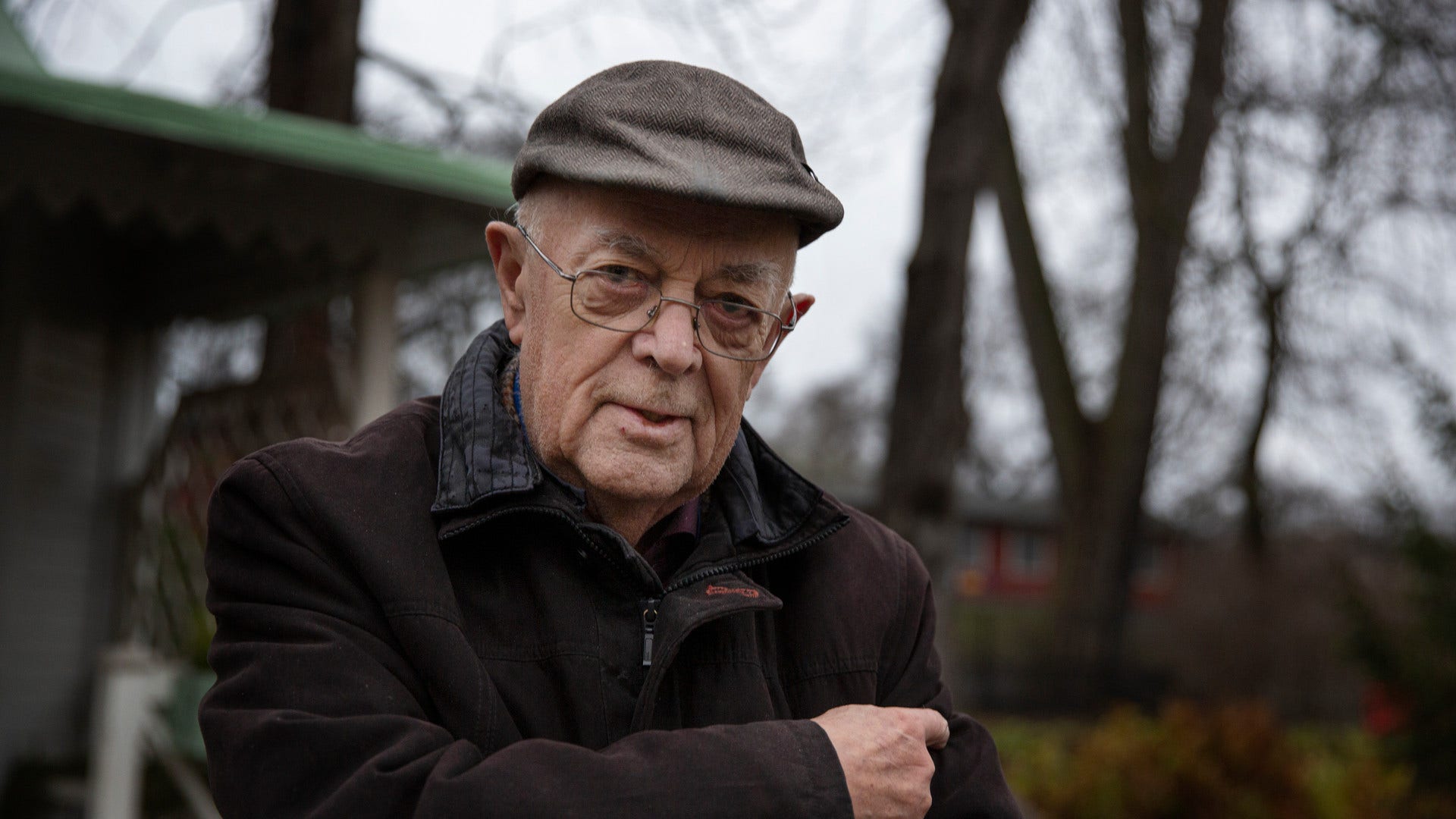 – Det känns bra, mycket bra. Det gjorde inte ont, säger Stig Selin, 76 år, och klappar sig om armen.