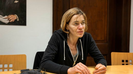 Juliane Nagel är parlamentsledamot i delstaten Sachsen. Hon känner sig splittrad i frågan om vapenleveranserna till Ukraina.