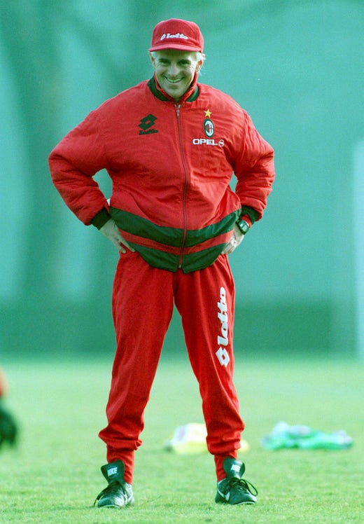 Silvio Berlusconis val att anställa en då relativt oprövad Arrigo Sacchi ifrågasattes av många. Men under Sacchi vann Milan ligan en gång och Europacupen två gånger.