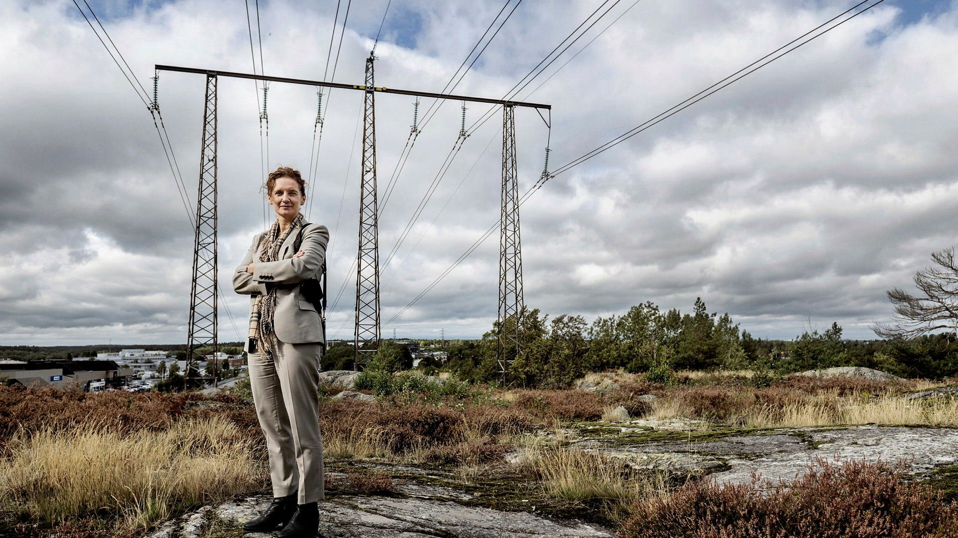 Lina Bertling Tjernberg tycker det hade varit bättre om hushållen fick stöd för energieffektiviserande investeringar, i stället för direkta kontantstöd när priset sticker i väg.