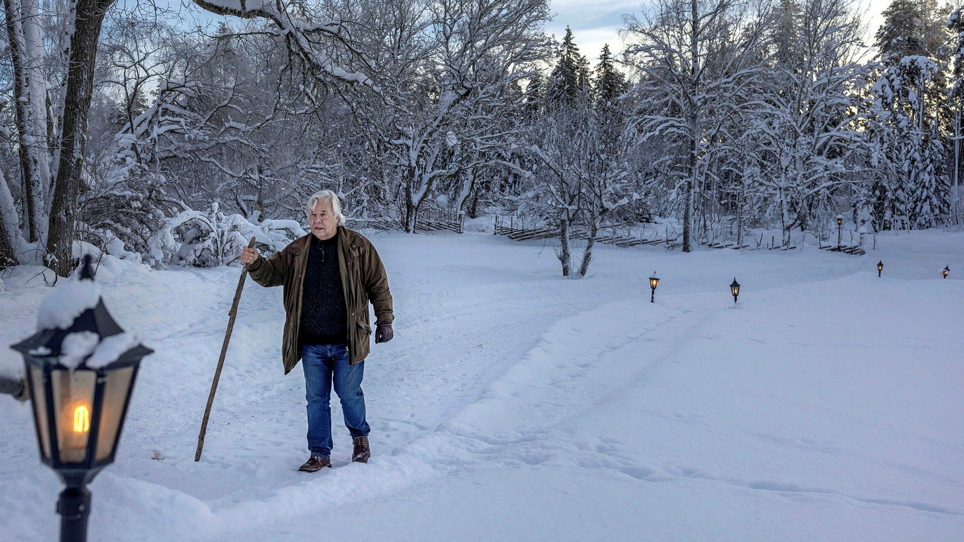 Jan Guillou fyller 80 år och börjar fundera på slutet av sin karriär.