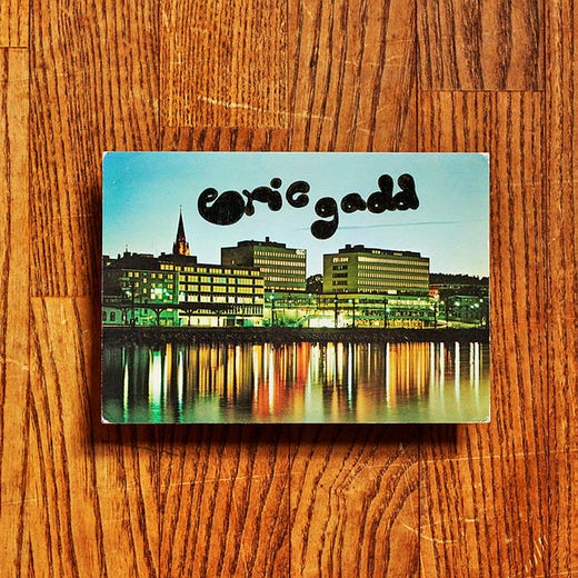 Eric Gadd – ”Vykort från 2000-talet”.