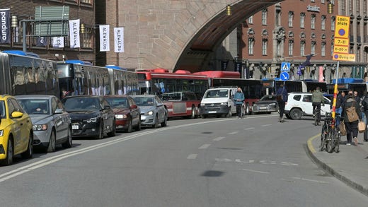 Aktionen orsakar långa köer i eftermiddagstrafiken.