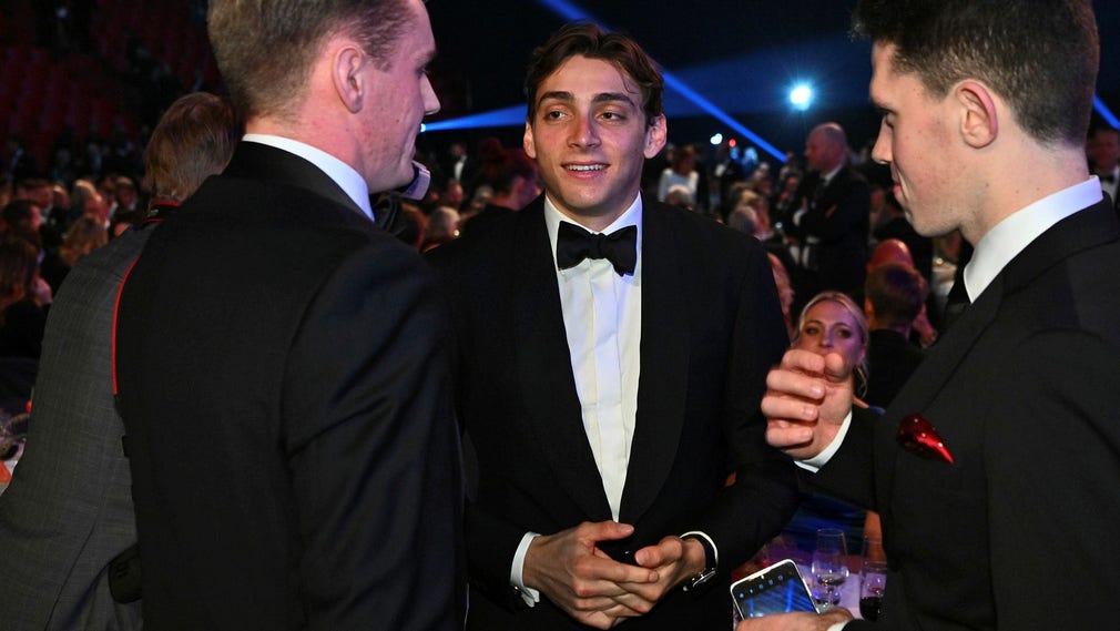 Världsrekordhållaren i stavhopp Armand Duplantis blev utan priser på Idrottsgalan i Globen, numera kallad Avicii Arena, på måndagskvällen. Han borde åtminstone fått applåder och en bukett blommor, tycker insändarskribenten.