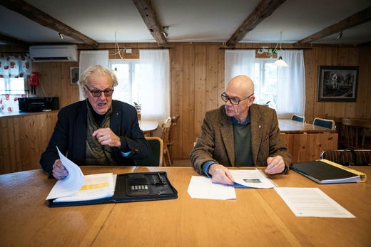 Till årsskiftet löper det nuvarande treårsavtalet ut och redan i maj började gruppen skicka ut anbudsunderlag till olika elleverantörer. Jan Jurkievicz och Kjell Näslund.