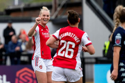 I Arsenaltröjan. ”Det fanns en oro att 'jag kanske inte klarar av att spela utomlands'. Men nu har jag verkligen fått lära mig att det handlar om vilken miljö och kultur man har”, säger Stina Blackstenius.