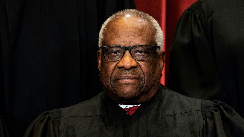 Clarence Thomas, a judge who is considered to be far to the right in the Supreme Court, wrote the argument for the verdict.