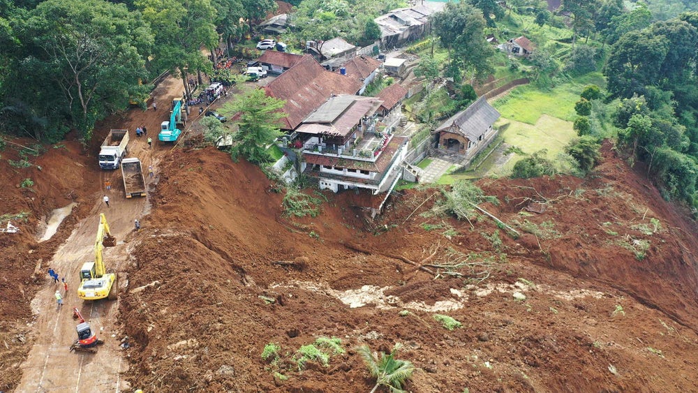 Dödssiffran stiger efter jordbävningen på Java