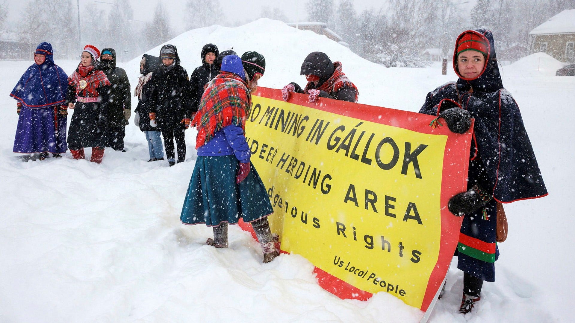 Protest mot gruvbrytningen i början av februari.