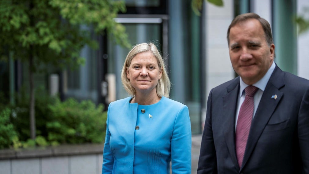 Avgående statminister Stefan Löfven och finansminister Magdalena Andersson under Dagens Nyheters intervju den 18 augusti.