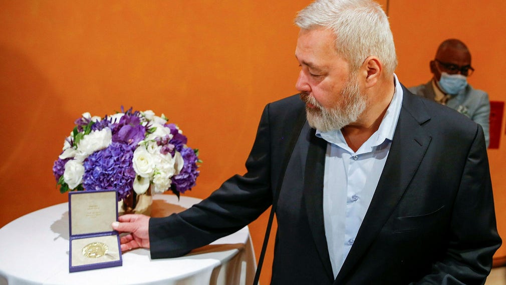 Muratov med medaljen.
