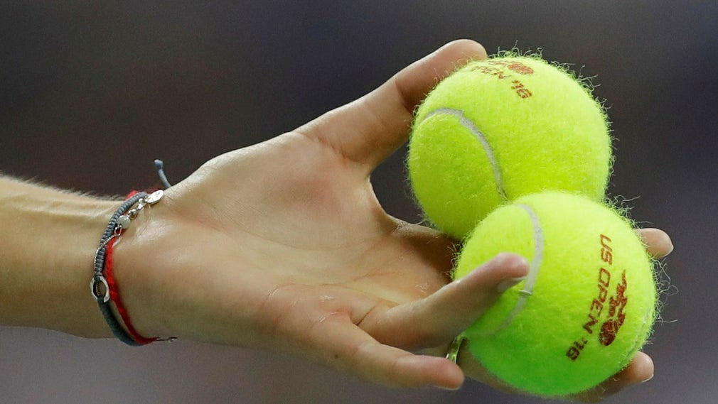 Två fall av misstänkt matchfixning inom svensk tennis har lett till polisutredningar.