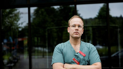 Linus Hansson, specialist i akutsjukvård, ifrågasätter varför SU:s läkarlöner ligger lägre än resten av landet. ”Det är inte så att vi läkare inte klarar oss, men det sticker i ögonen när vår arbetsgivare säger sig vilja vara landets bästa offentliga arbetsgivare och samtidigt betalar de sämsta lönerna.”