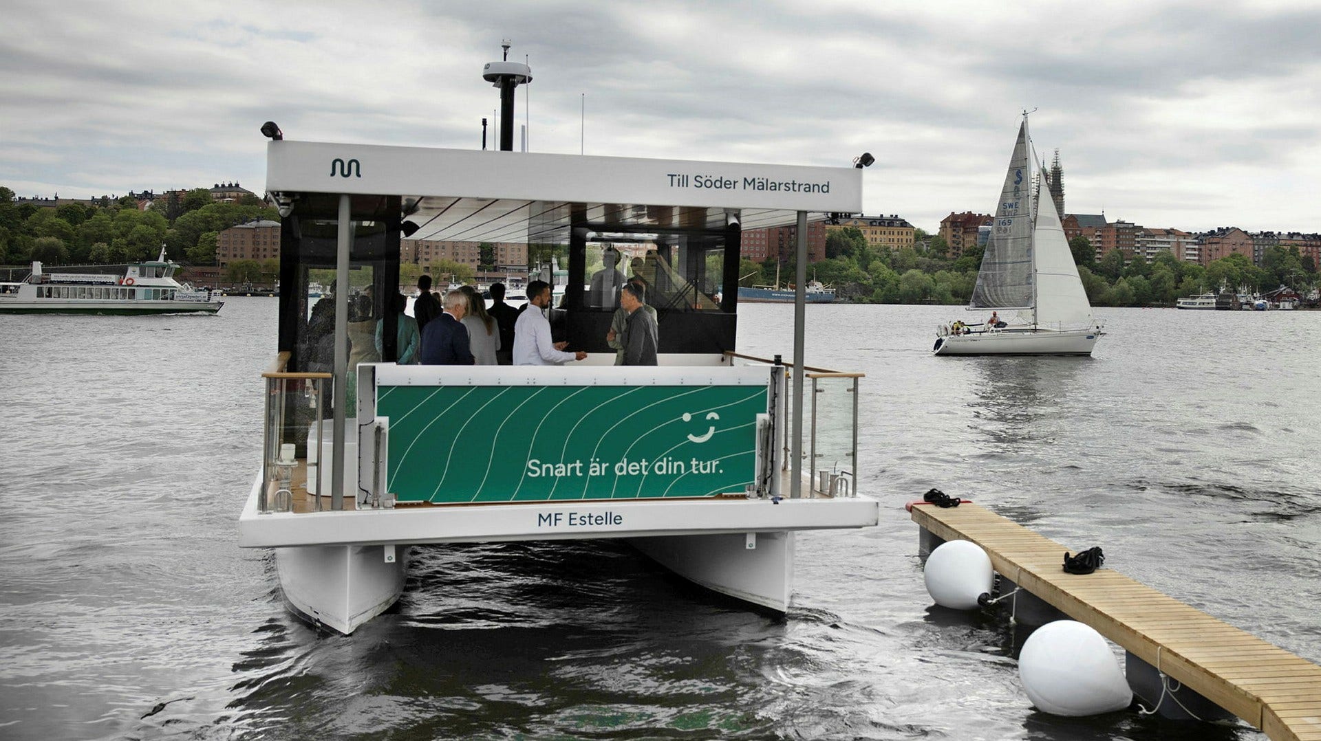 MF Estelle är världens första eldrivna självkörande passagerarfärja. Den kan köra autonomt redan nu, men en befälhavare måste finnas med på båten.