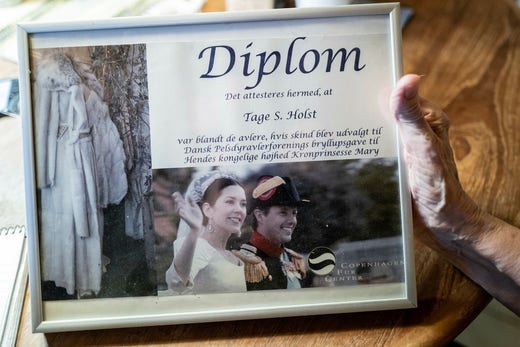 Familjen Holst bidrog till en bröllopsgåva till den danska kronprinsessan Mary.