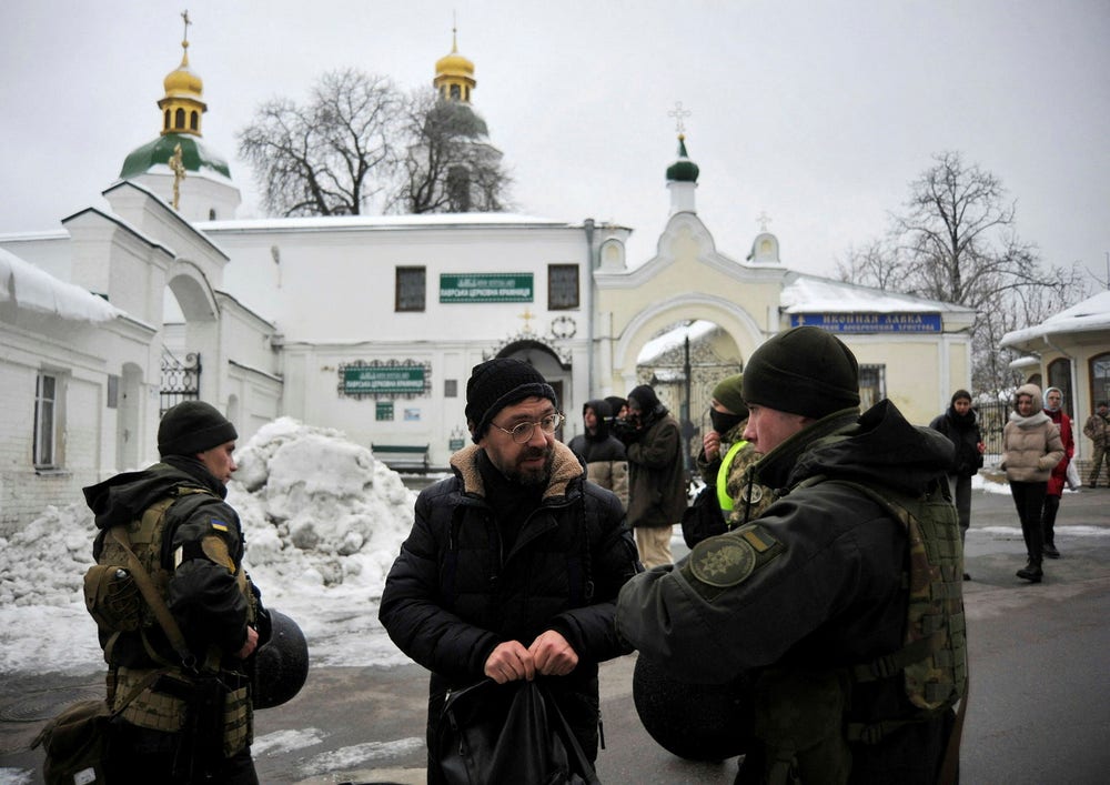 Säkerhetspolis slog till mot kloster efter prästens ord om Ryssland