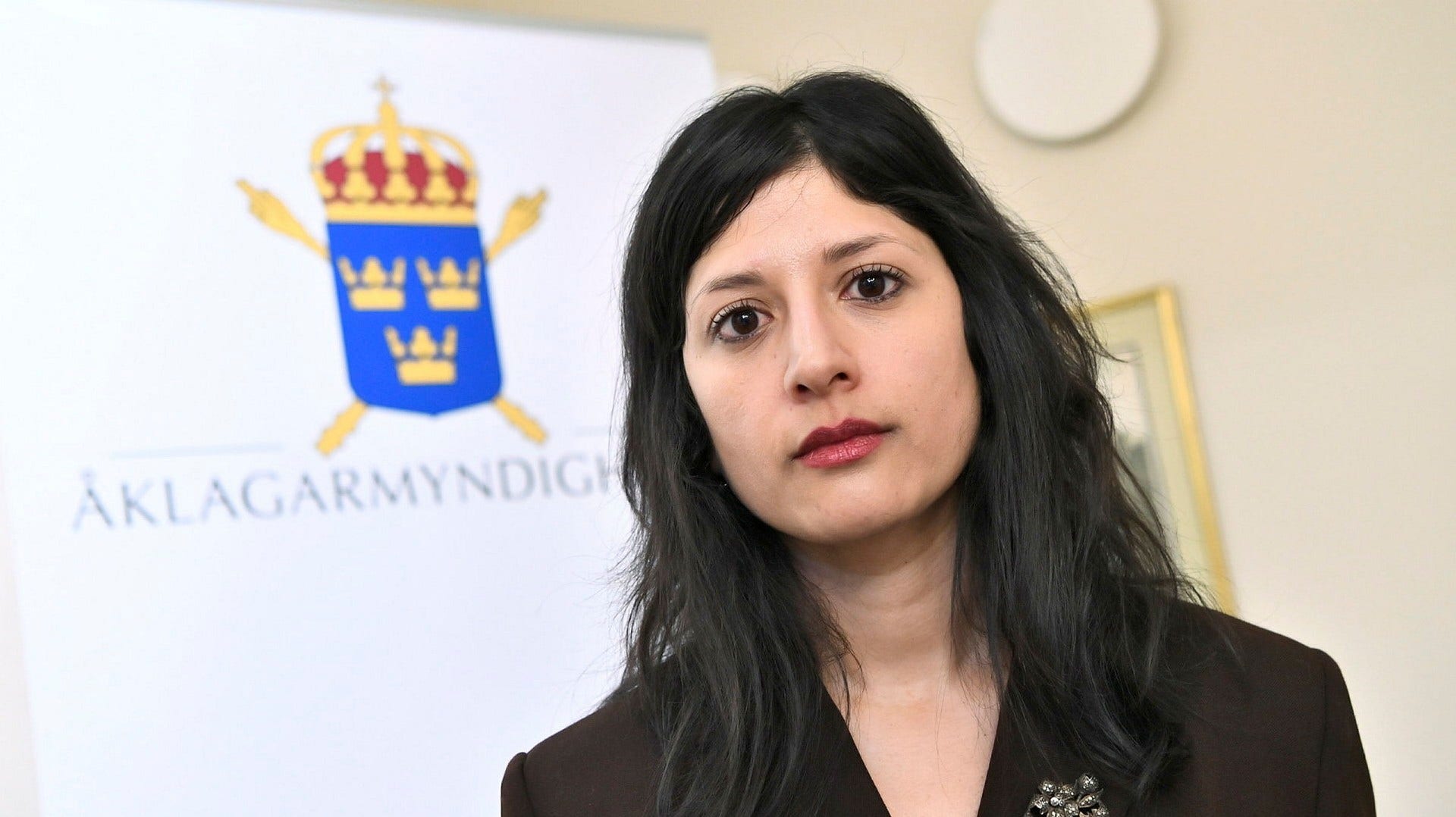 Kammaråklagare Reena Devgun vid Riksenheten mot internationell och organiserad brottslighet. Hon har en samordnade roll för de åklagare som arbetar med krigsbrottsutredningar och har ett särskilt ansvar för IS-ärenden.