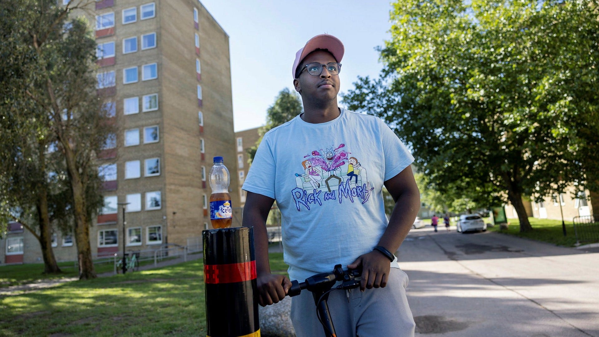 Rosengårdsbon Mohamed Warsame tror inte att upploppsmakarna bryr sig om koranen. ”De vill bara smutskasta vårt område och stöka till det.”