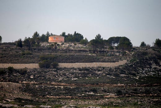 Vattenreservoaren i den israeliska bosättningen Homesh, som ligger på den palestinska byn Burkas mark. Officiellt bor ingen i Homesh, men nu vill Israels regering legalisera den.