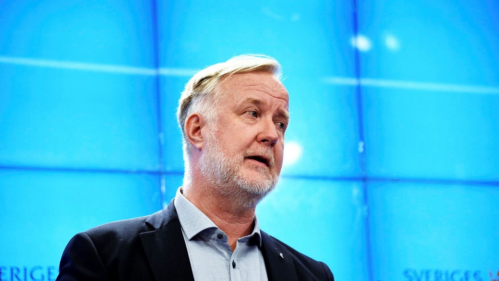 Liberalernas partiledare Johan Pehrson måste tänka om i betygsfrågan, anser insändarskribenten.