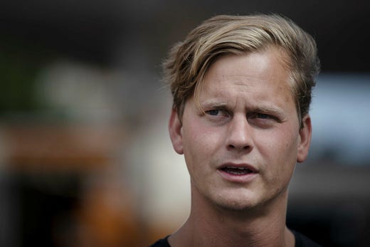 Lukas Samuelsson är Nordenchef på Tier. Han är inte orolig för att behöva säga upp servicepersonal när nya parkeringsregler införs i september.