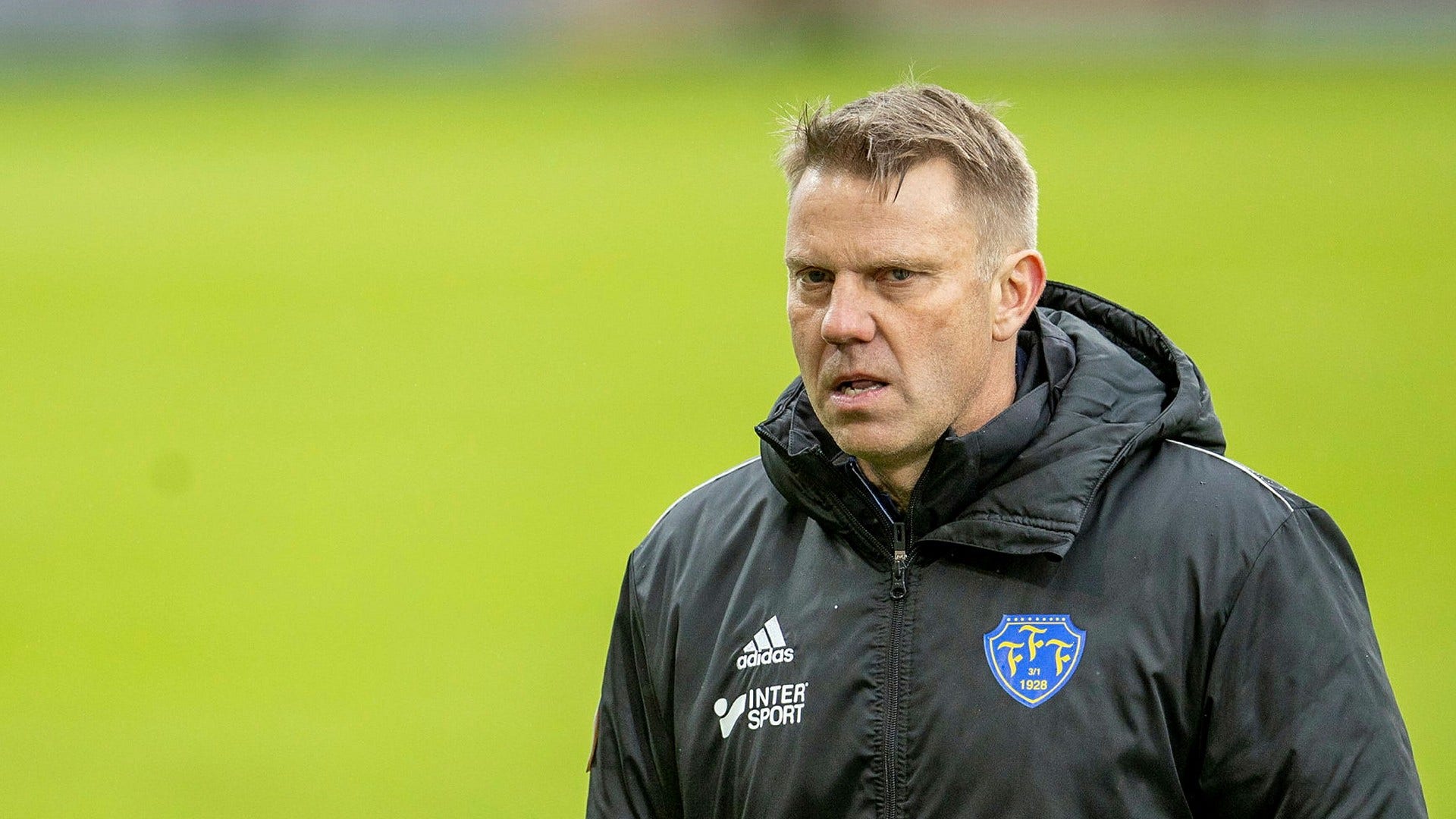 Falkenberg sparkar tränaren Hans Eklund.
