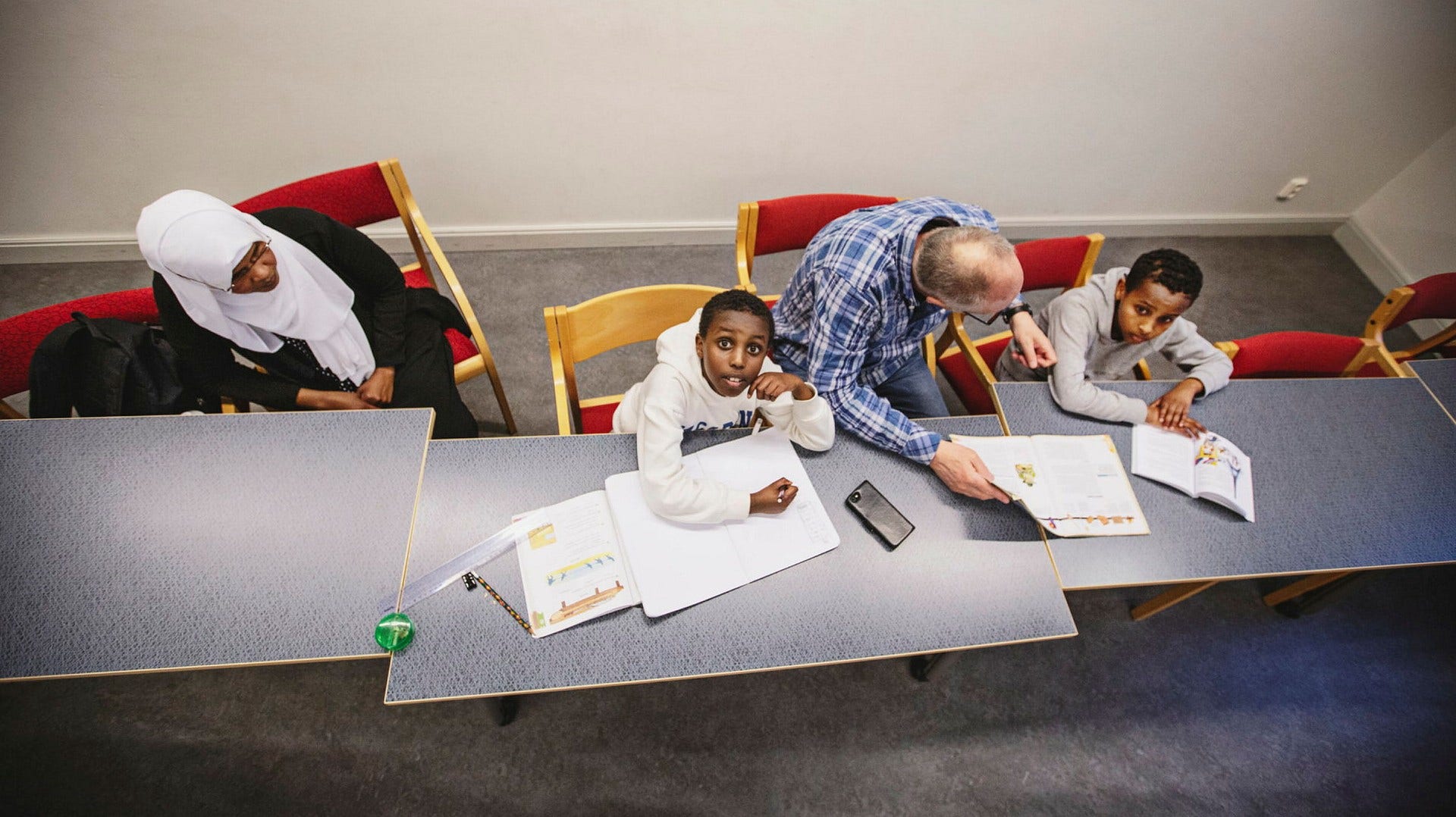 Zeinab Said med sönerna Mustafe och Moshin har kommit till universitetets hela terminen.