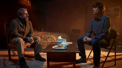Steve Carell och Domnhall Gleeson i ”The patient”
